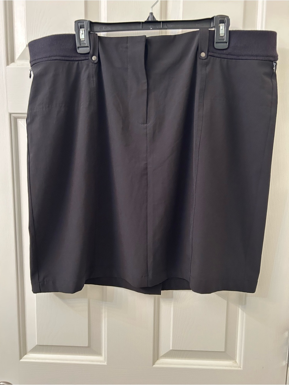 Chicos Zenergy Women's Black Mini Skirt with Elastic Waistband